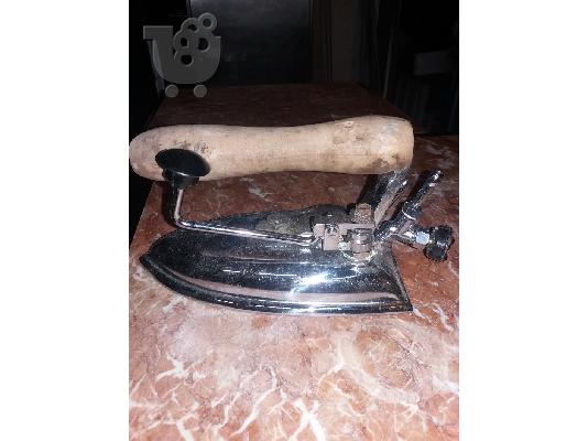 PoulaTo: Σίδερο παλαιού τύπου για διακόσμηση