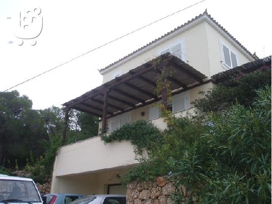 PoulaTo: ΒΙΛΑ ΣΤΟ ΠΟΡΤΟ ΧΕΛΙ