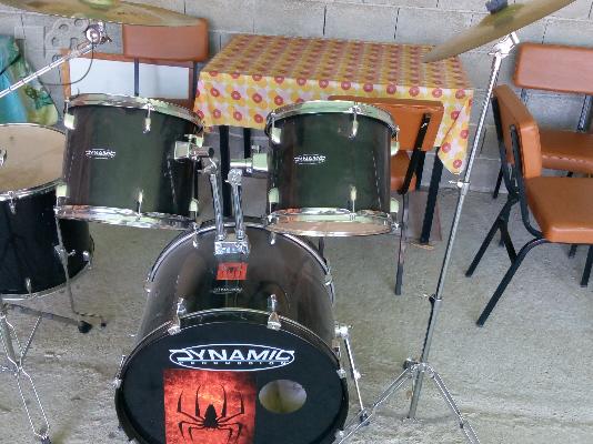 PoulaTo: DYNAMIC PERCUSSION DRUM SET