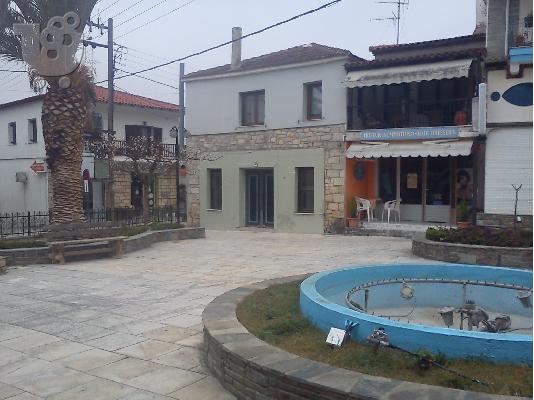 Νοικιάζεται  κατάστημα    στην Καλανδρα Χαλκιδικής...