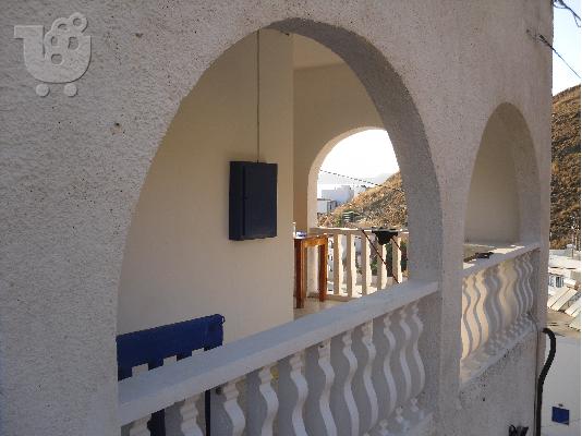 πωληται ακινητο με 5 γκαρσονιερες στο μεριχα Κυθνου...