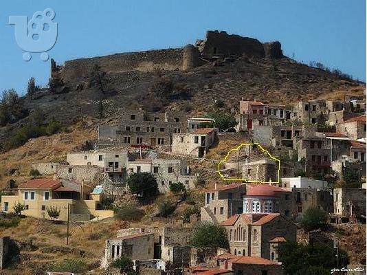 PoulaTo: Πέτρινη μεζονέτα στο Κάστρο Βολισσού