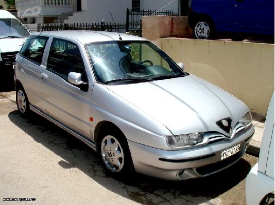 PoulaTo: ALFA ROMEO 145 '00