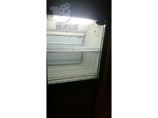 Ψυγείο επαγγελματικό επιτραπέζιο Carrier