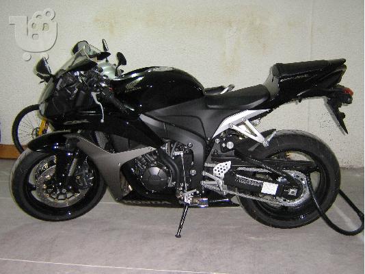 PoulaTo: HONDA CBR 600 RR '07