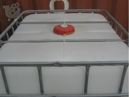 ΔΕΞΑΜΕΝΕΣ 1000 LT IBC PALETODEKSAMENI 1TON