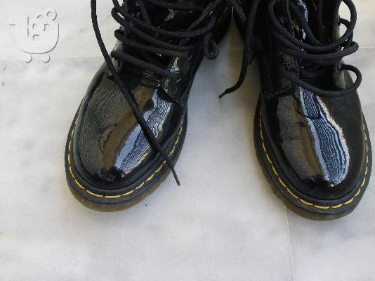 Λουστρίν μαύρα Dr. Martens