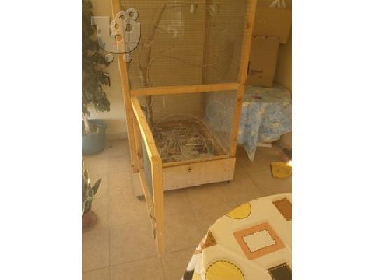 ΚΛΟΥΒΙ ΓΙΑ ΠΑΠΑΓΑΛΟΥΣ
