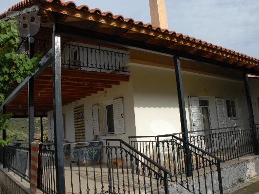 Άκρατα Bούτσιμο, οικία 160 τ.μ., σε κτήμα  5 στρ.