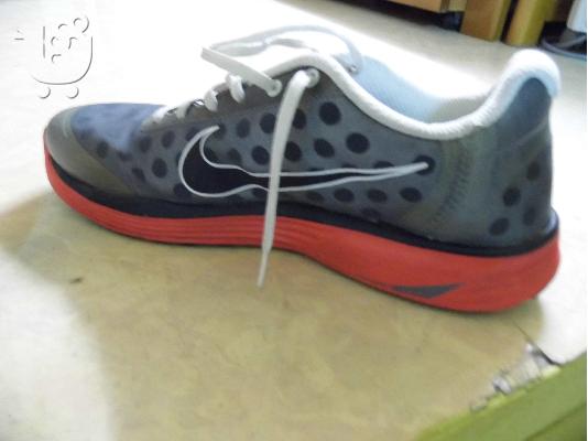 PoulaTo: Aθλητικά Nike ειδικά για περπάτημα