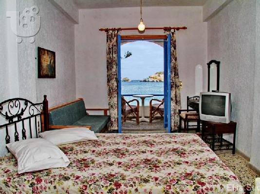 ΣΤΟΥΝΤΙΟΣ ΠΑΝΩ ΣΤΗΝ ΠΑΡΑΛΙΑ