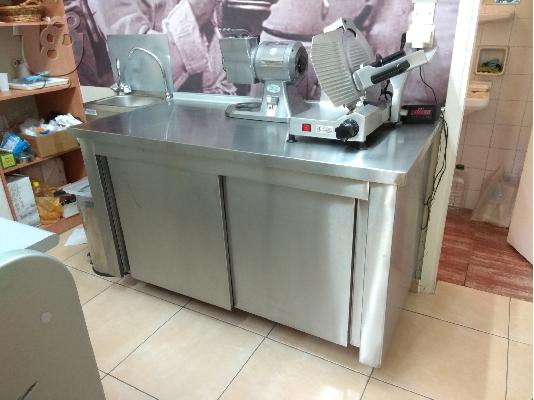 ΠΩΛΕΙΤΑΙ ΠΑΡΑΔΟΣΙΑΚΟ ΠΑΝΤΟΠΩΛΕΙΟ ΚΑΙ ΕΞΟΠΛΙΣΜΟΣ