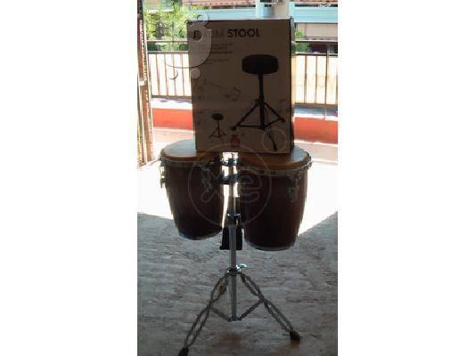ΠΑΙΔΙΚΗ DRUMS ΣΦΡΑΓΙΣΜΕΝΗ ΣΤΟ ΚΟΥΤΙ ΤΗΣ.