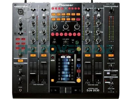 PoulaTo: pioneer djm 2000.
