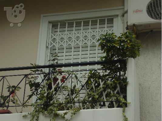 PoulaTo: Πτυσσόμενες πόρτες ασφαλείας μασίφ. 120 ευρώ τ.-μ.