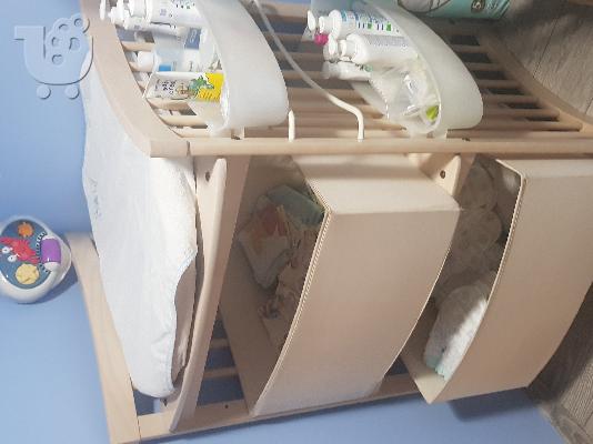 Πωλείται  κουνια σετ της εταιρίας  stokke επεκτηνομενη  απο λικνο εως προεφηβικο  κρεβάτι....