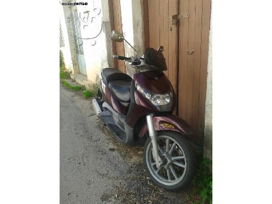 PIAGGIO Beverly 200 