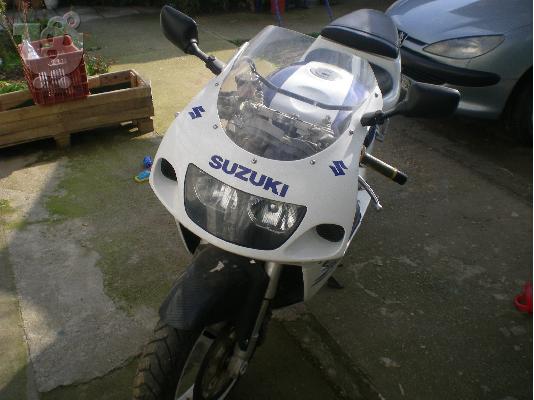 PoulaTo: SUZUKI GSX-R 750 '00