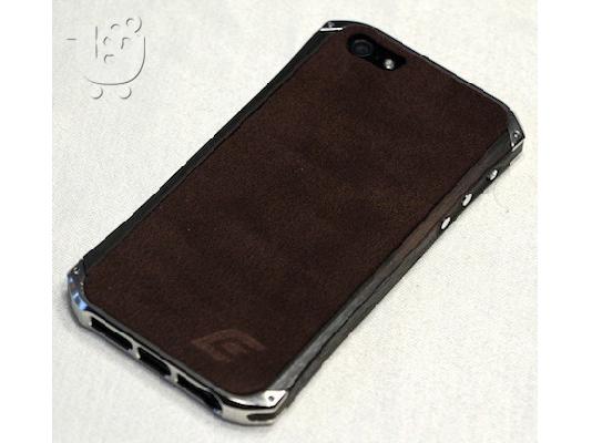 PoulaTo: elementcase wood