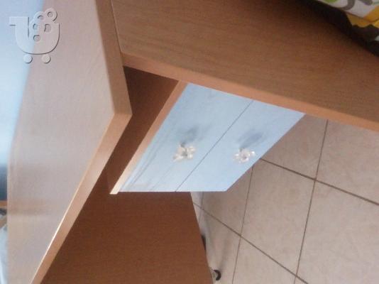 Παιδικά γραφεία σε δυο αποχρώσεις