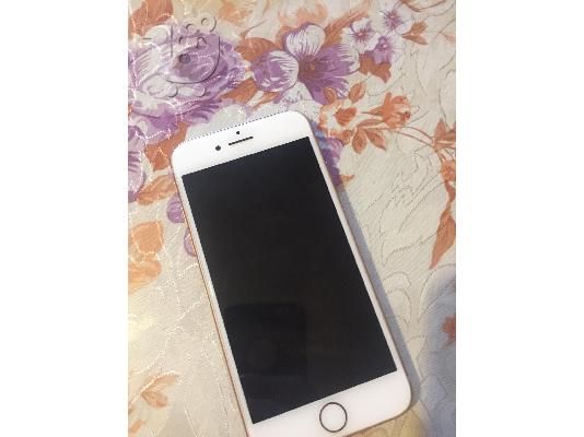 PoulaTo: iPhone 8 με 256GB και 100% ολοκαίνουργια μπαταρία