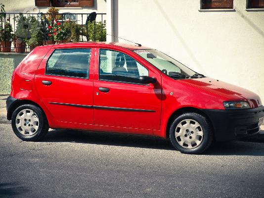 PoulaTo: FIAT PUNTO '02