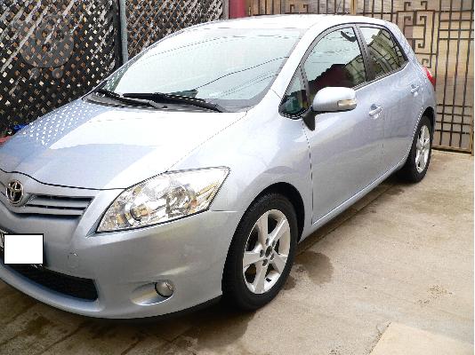 PoulaTo: TOYOTA AURIS '11