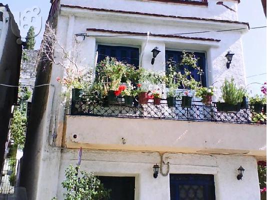 πωλειται ο πρώτος όροφος διώροφης μονοκατοικίας στην περιοχή κάστρο πάτρας και συζητείται ...