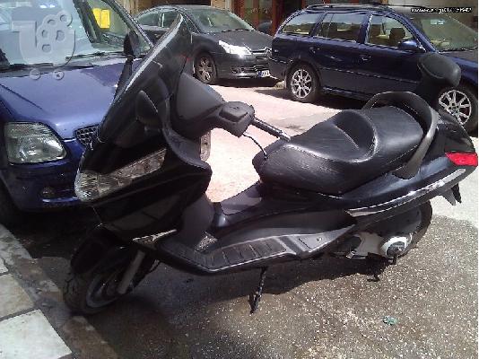 PoulaTo: PIAGGIO X8 200 '06
