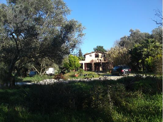 διωροφος  κατοικια