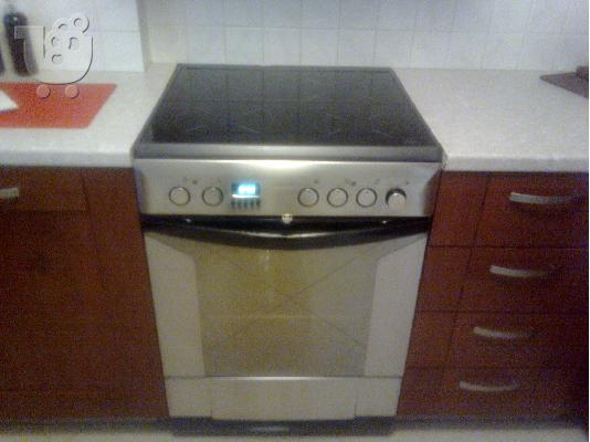 PoulaTo: KOYZINA INDESIT INOX