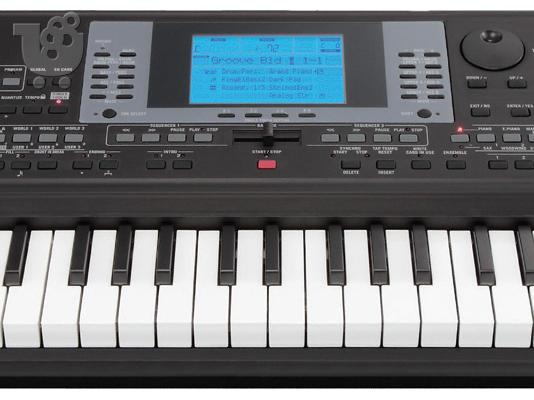 PoulaTo: Korg Pa900 Synthesizer