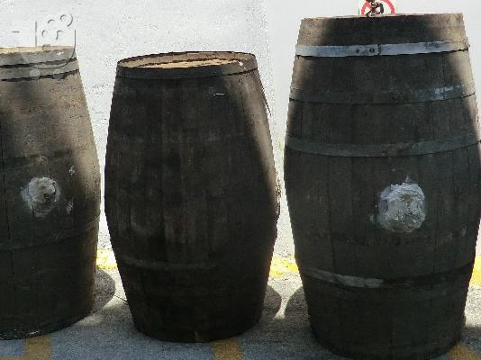 PoulaTo: Βαρέλια κρασιού παλαιά διακοσμητικά