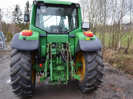 John Deere 6220