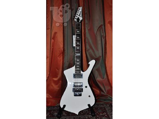 Πωλειται πεταλιερα Boss & Ηλ. Κιθαρα Ibanez, ενισχυτης Marshall σε τιμη ευκαιριας...