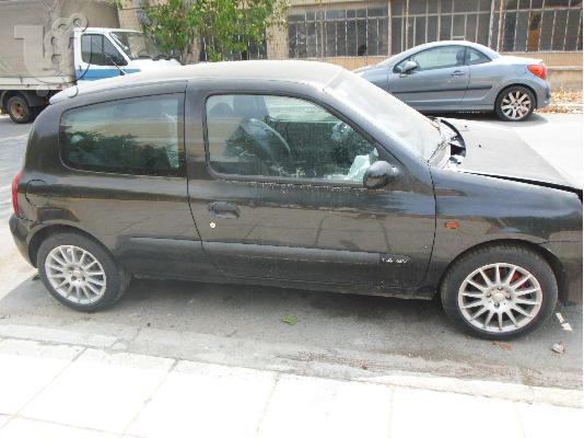 PoulaTo: Πωλείται RENAULT CLIO μοντ.2003 1400cc 98hp μαύρο ,τρίθυρο,για ανταλλακτικά ,έχει ζημιά.Μάκης 6936153259