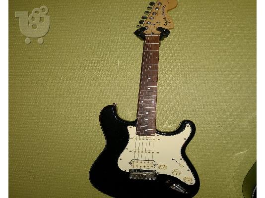 PoulaTo: Fender Squier Standard Stratocaster