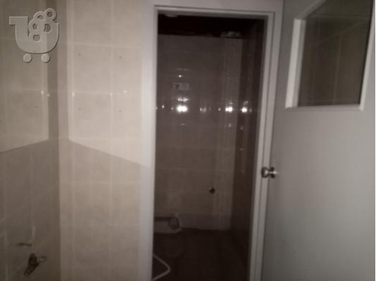 Κατάστημα 3 επιπέδων, με Άδεια υγειονομικού ενδιαφέροντος (πρώην καφέ) προς πώληση. Πρόσοψ...