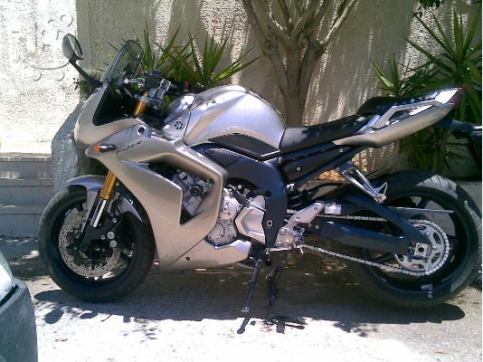 YAMAHA FZS 1000 Fazer 