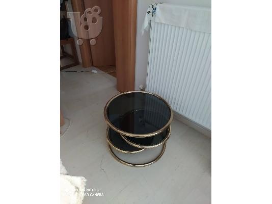 PoulaTo: Τραπεζάκι σαλονιού