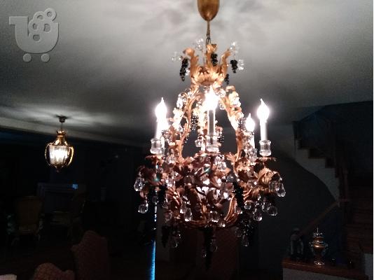 Πωλούνται τραπεζαρία 2 σαλόνια και φωτιστικά
