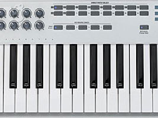 PoulaTo: midi keyboard-Emu xboard 61 πλήκτρα