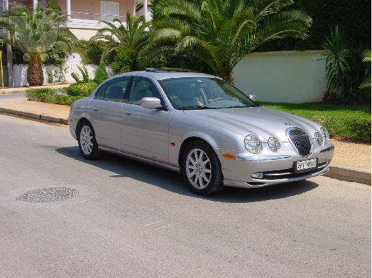 PoulaTo: Jaguar S-Type '01