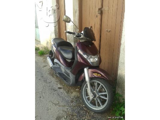 PoulaTo: PIAGGIO Beverly 200 '04