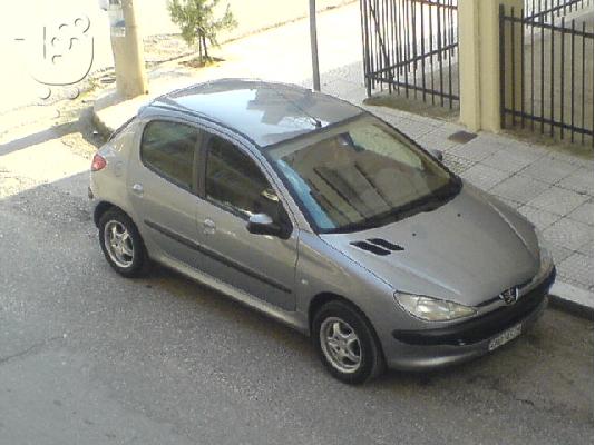 PoulaTo: PEUGEOT 206 '02