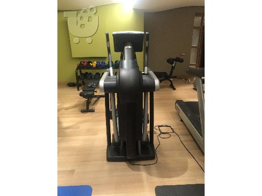 ΕΛΛΕΙΠΤΙΚΟ ΜΗΧΑΝΗΜΑ: Technogym Vario EXC700