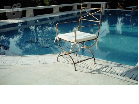 sezlong coffee tables σαλονια επιπλα κηπου ομπρελες φωτιστικα βεραντας πισινας εξοχης ηλια...
