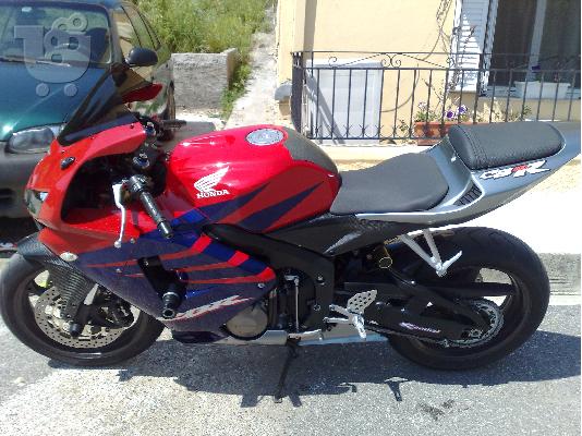 PoulaTo: HONDA CBR 600 RR '05