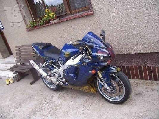 PoulaTo: YAMAHA YZF-R1 '01