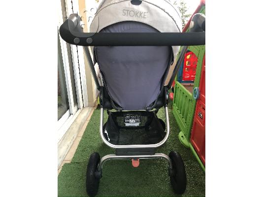 Πωλείται καρότσι STOKKE scoot v2 & καθισματάκι αυτοκινήτου iziGO...